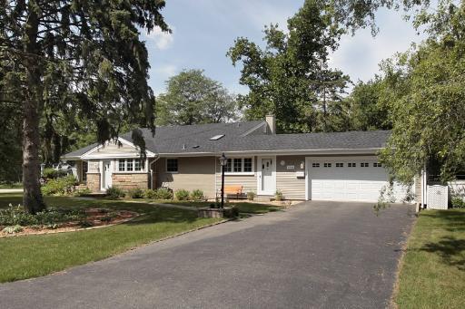 2944 Grove St., Glenview, IL 60025