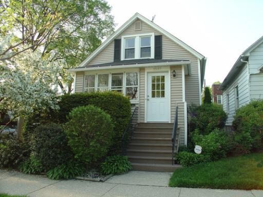 1527 Lee St., Evanston, IL 60202