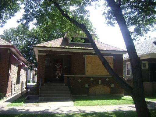 8743 S Muskegon Ave., Chicago, IL 60617