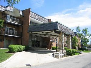 4250 Saratoga St. #111, Downers Grove, IL 60515