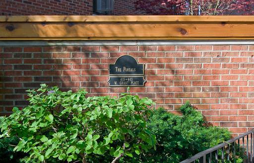 431 W Grant Pl. #B, Chicago, IL 60614