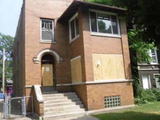 8215 S Eberhart Ave., Chicago, IL 60619
