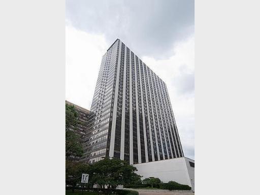 3150 N Lake Shore Dr. #23A, Chicago, IL 60657