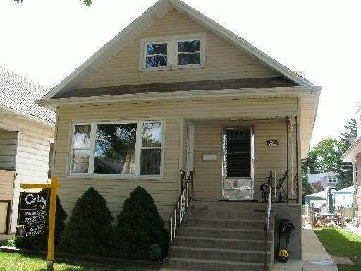 5935 W Warwick Ave., Chicago, IL 60634