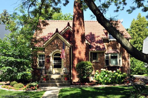 350 Lorraine St., Glen Ellyn, IL 60137