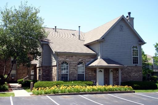 39 Foxcroft Rd. #111, Naperville, IL 60565