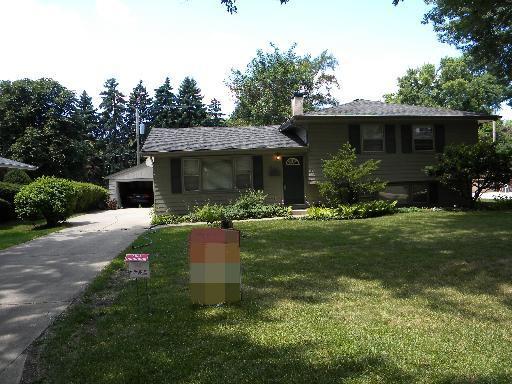 655 Willow Rd., Naperville, IL 60540