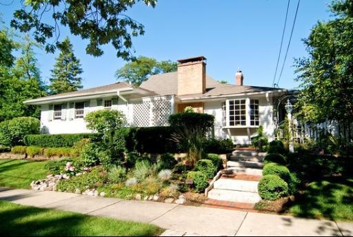 240 Glenwood Ave., Glen Ellyn, IL 60137
