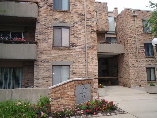 1926 Prairie Sq. #322, Schaumburg, IL 60173
