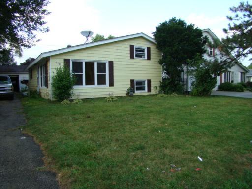 518 Apache Ave., Carpentersville, IL 60110