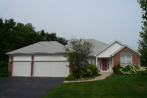 536 Hammer Ln., North Aurora, IL 60542
