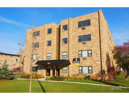 6400 N Ridge St. #402, Chicago, IL 60659