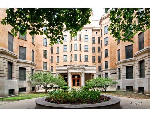 550 W Surf #501, Chicago, IL 60657