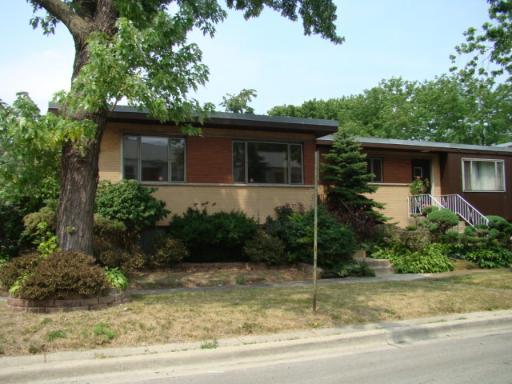 236 Elmwood Ave., Evanston, IL 60202