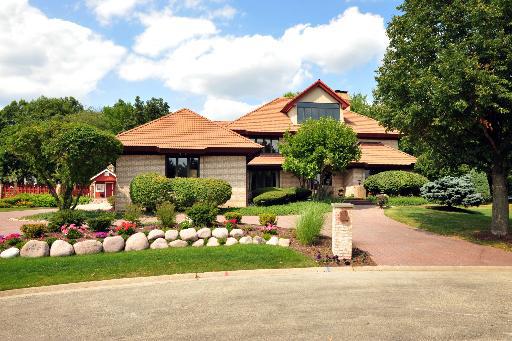 37 Fawn Ct., Burr Ridge, IL 60527