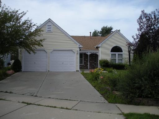 10 Fillmore Ln., Streamwood, IL 60107