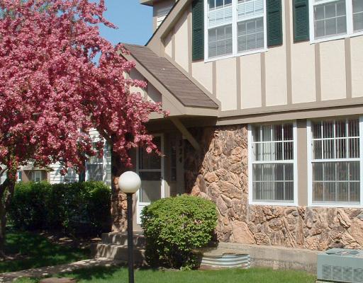 324 Westwood Ct., Vernon Hills, IL 60061