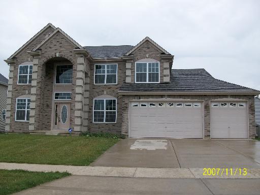 303 Hemlock Ln., Oswego, IL 60543