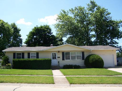 210 W Milner Ave., DeKalb, IL 60115