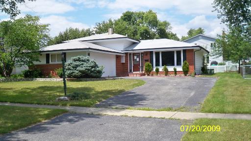 17W484 N Earl Ct., Darien, IL 60561