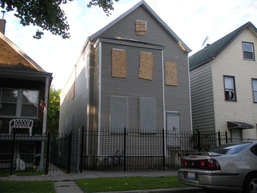 2055 W James St., Chicago, IL 60609