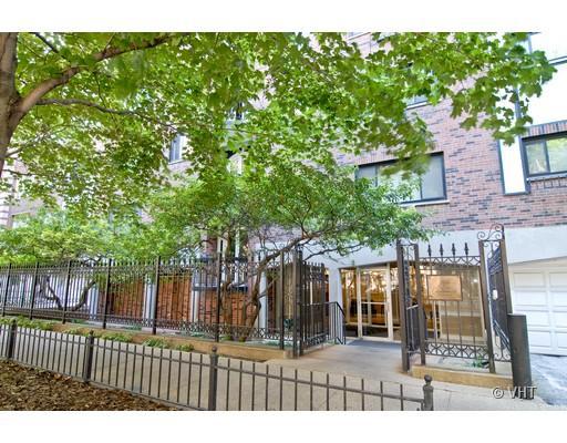 2336 N Commonwealth Ave. #211, Chicago, IL 60614
