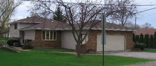 193 Hilltop Dr., Lake In The Hills, IL 60156