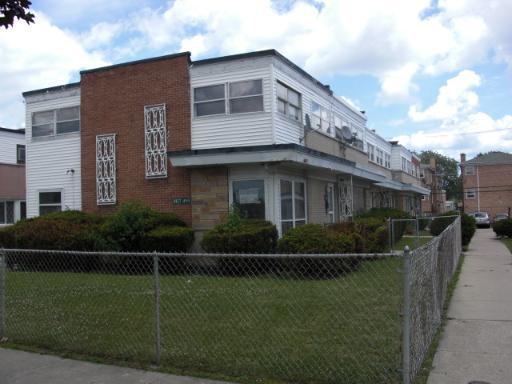 8827 N Washington St. #A, Niles, IL 60714