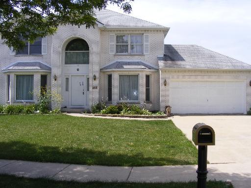 511 Ashbury Ave., Bolingbrook, IL 60440