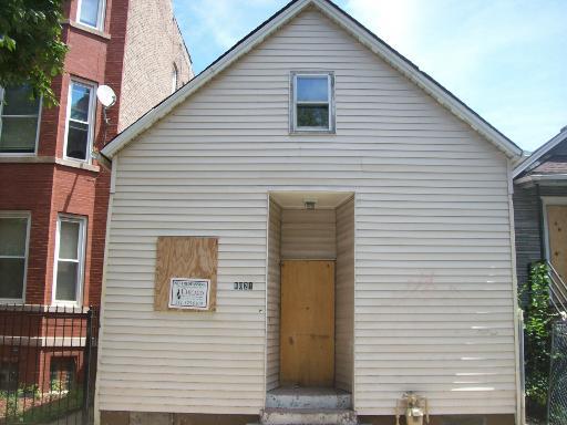 8821 S Exchange St., Chicago, IL 60617