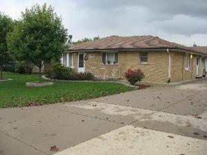 7714 Linden Ave., Darien, IL 60561