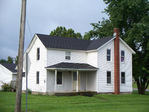 241 W Railroad St., Sheffield, IL 61361