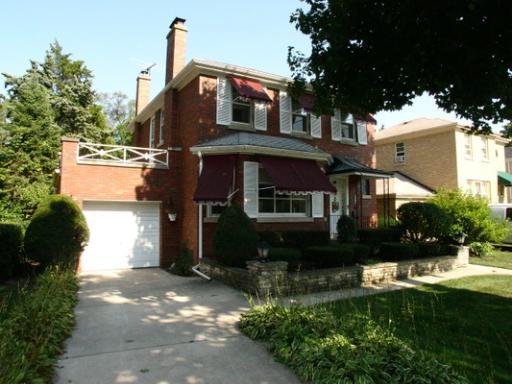 632 Selborne Rd., Riverside, IL 60546