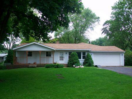 4 Walnut Ln., Algonquin, IL 60102