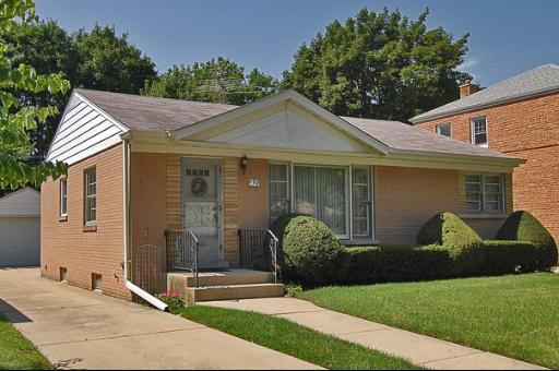 950 Webster Ln., Des Plaines, IL 60016
