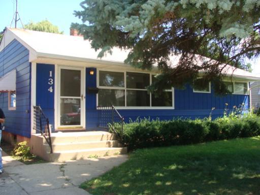 134 Chandler Dr., Mundelein, IL 60060