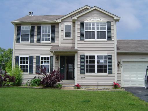 775 Ridge Dr., Dekalb, IL 60115