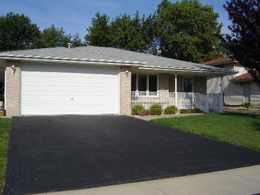 817 Pine Needle Ln., Joliet, IL 60432