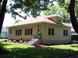 709 Olive St., Woodstock, IL 60098