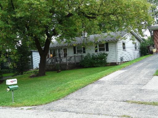32907 N Rolling Hills Rd., Grayslake, IL 60030