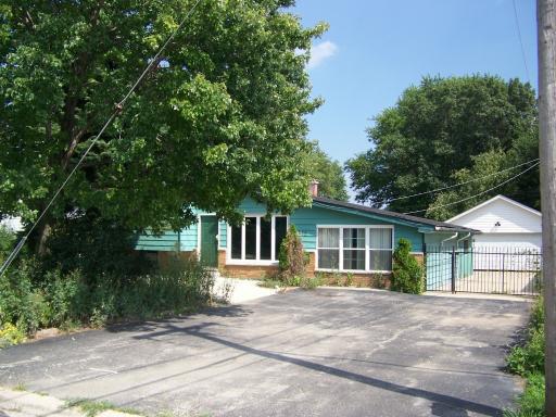 551 Howard Ave., East Dundee, IL 60118