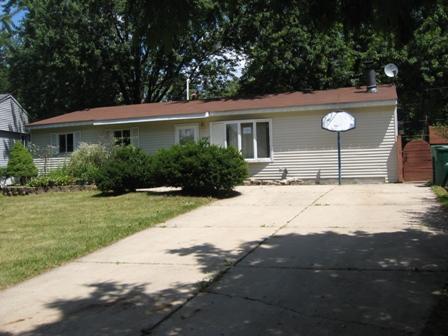 679 Crescent Ter., Wauconda, IL 60084
