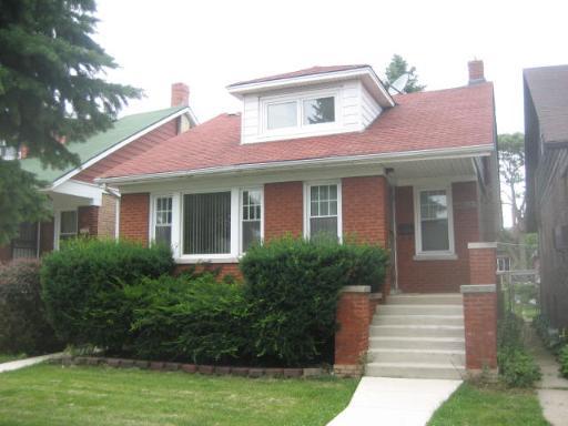 4932 W Warwick, Chicago, IL 60641