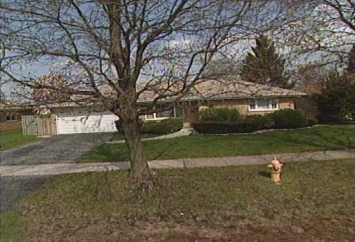 11233 S Westwood Dr., Palos Hills, IL 60465