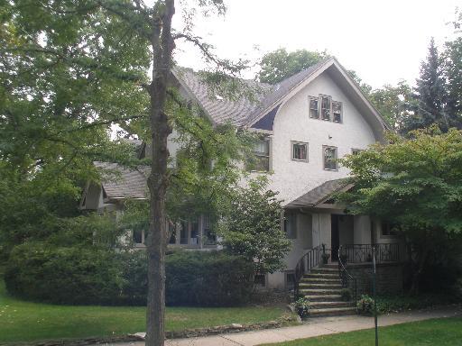 835 Greenwood Ave., Wilmette, IL 60091