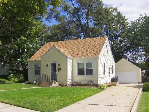 627 Hillsdale St., Rockford, IL 61107