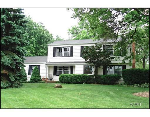 1577 Banbury Rd., Inverness, IL 60067