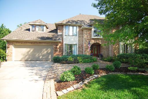 8560 Dolfor Cove, Burr Ridge, IL 60527