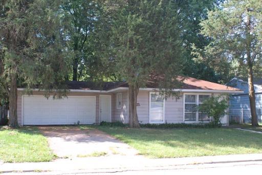 3 Fir St., Carpentersville, IL 60110