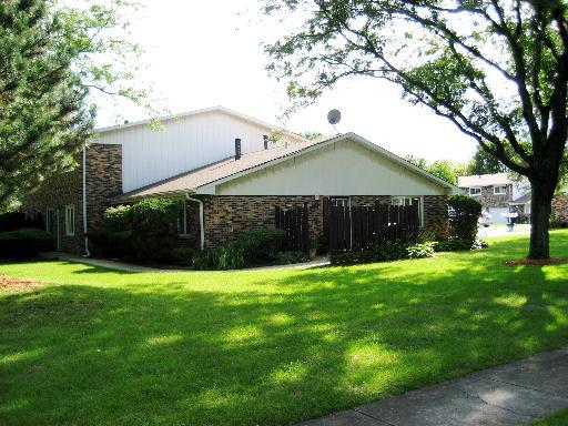 1902 Rosewood Ct. #5D, Darien, IL 60561